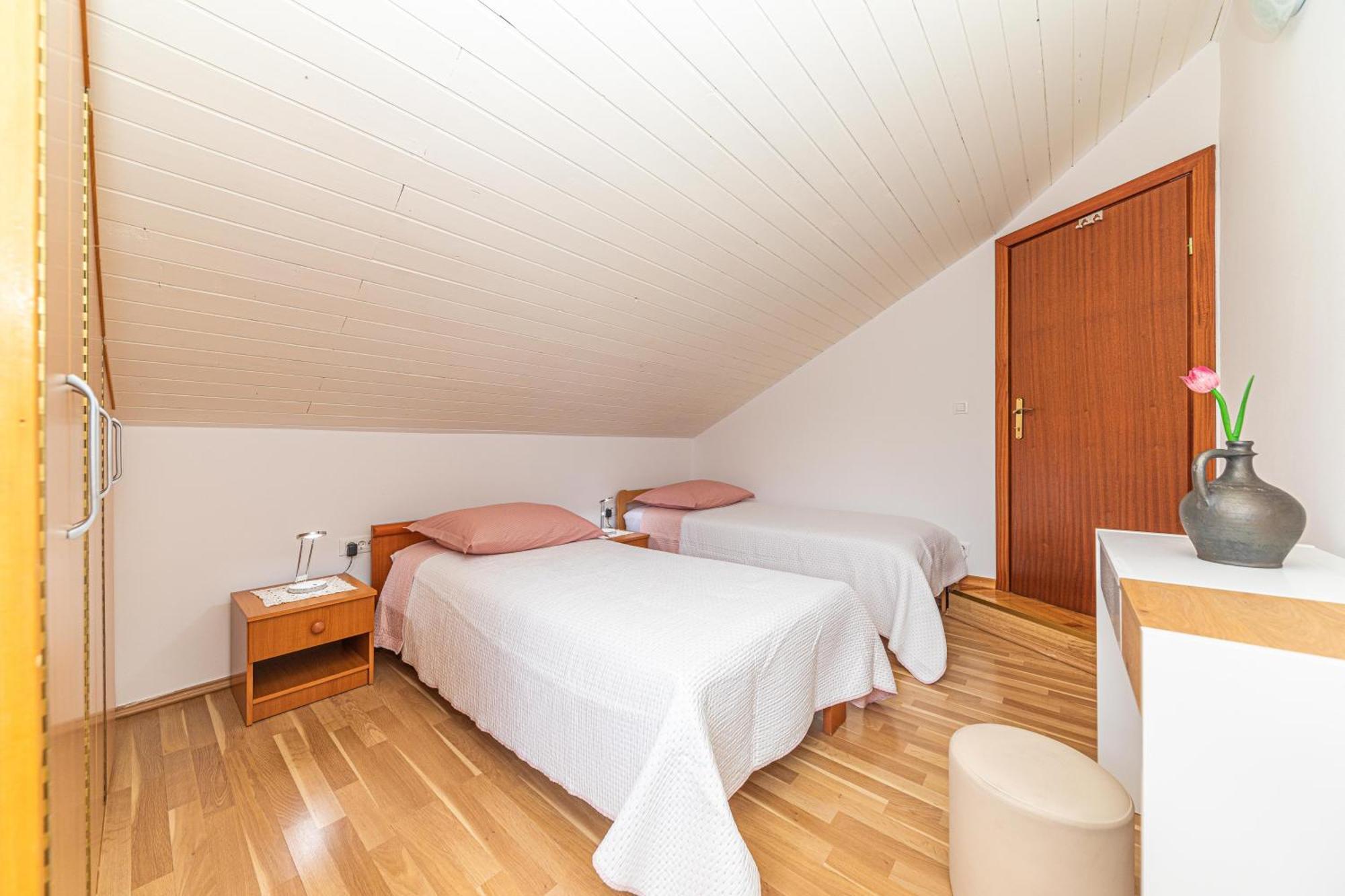 Apartments Iskra Стобрек Экстерьер фото